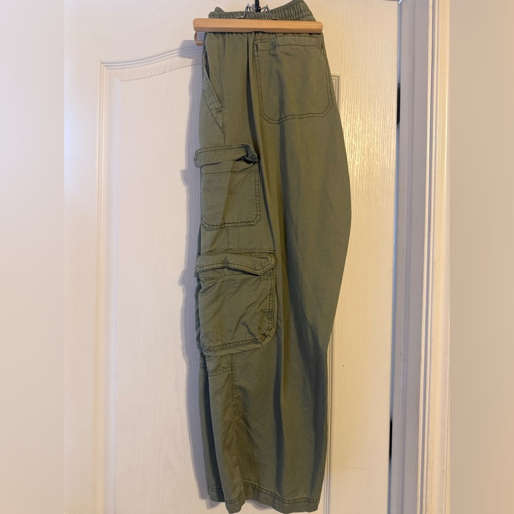 Old Navy Green Cargo Pants